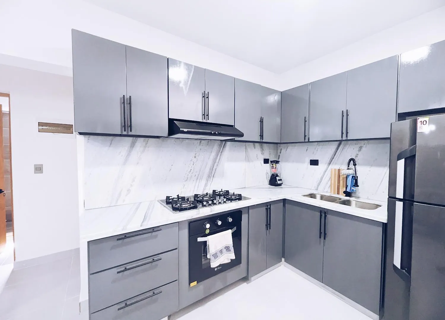 公寓 Modern Penthouse With Private Rooftop, Free Parking & Wifi 普拉塔港