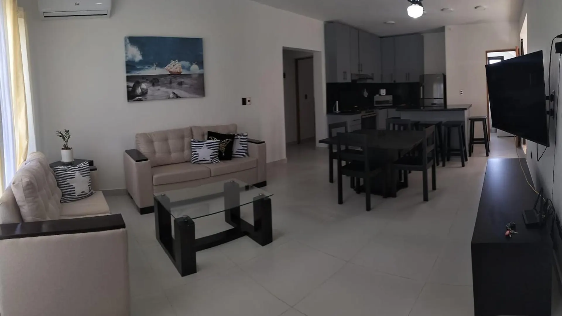 Modern Penthouse With Private Rooftop, Free Parking & Wifi 普拉塔港 0*,