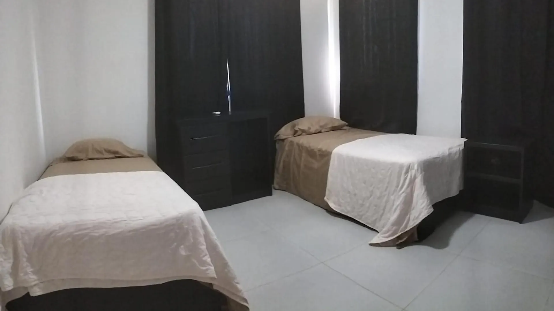 Modern Penthouse With Private Rooftop, Free Parking & Wifi 普拉塔港 公寓